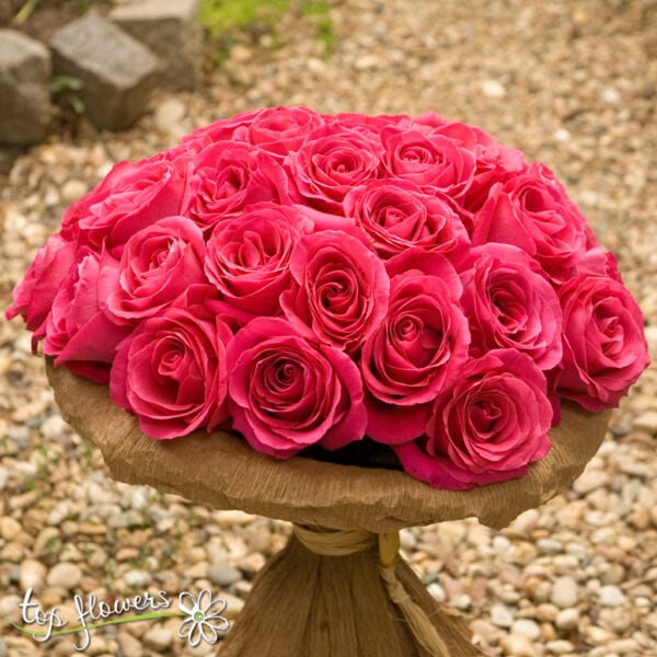 Round bouquet of 51 Cyclamen roses