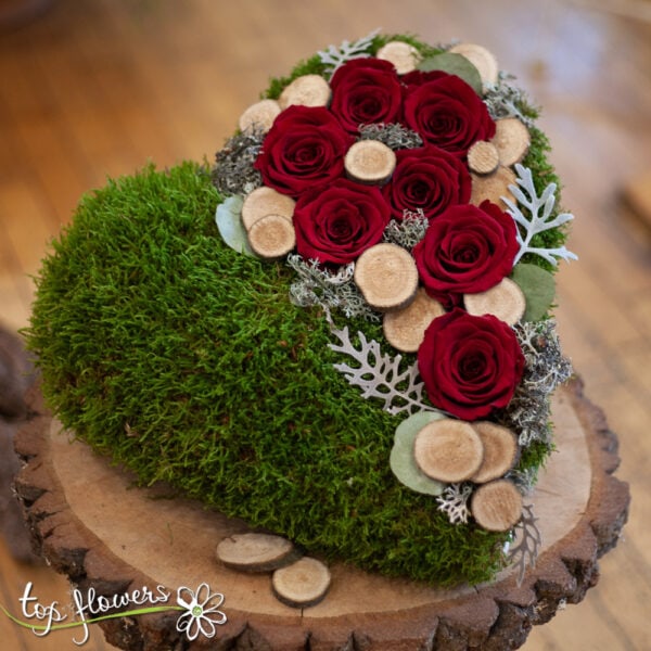 Arrangement with eternal roses | Forest Love