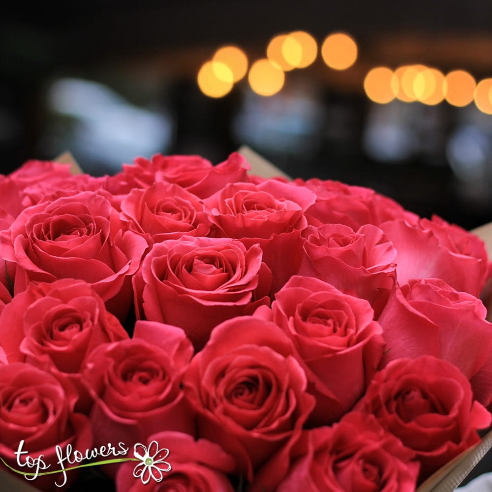 Round bouquet of 31 Cyclamen roses