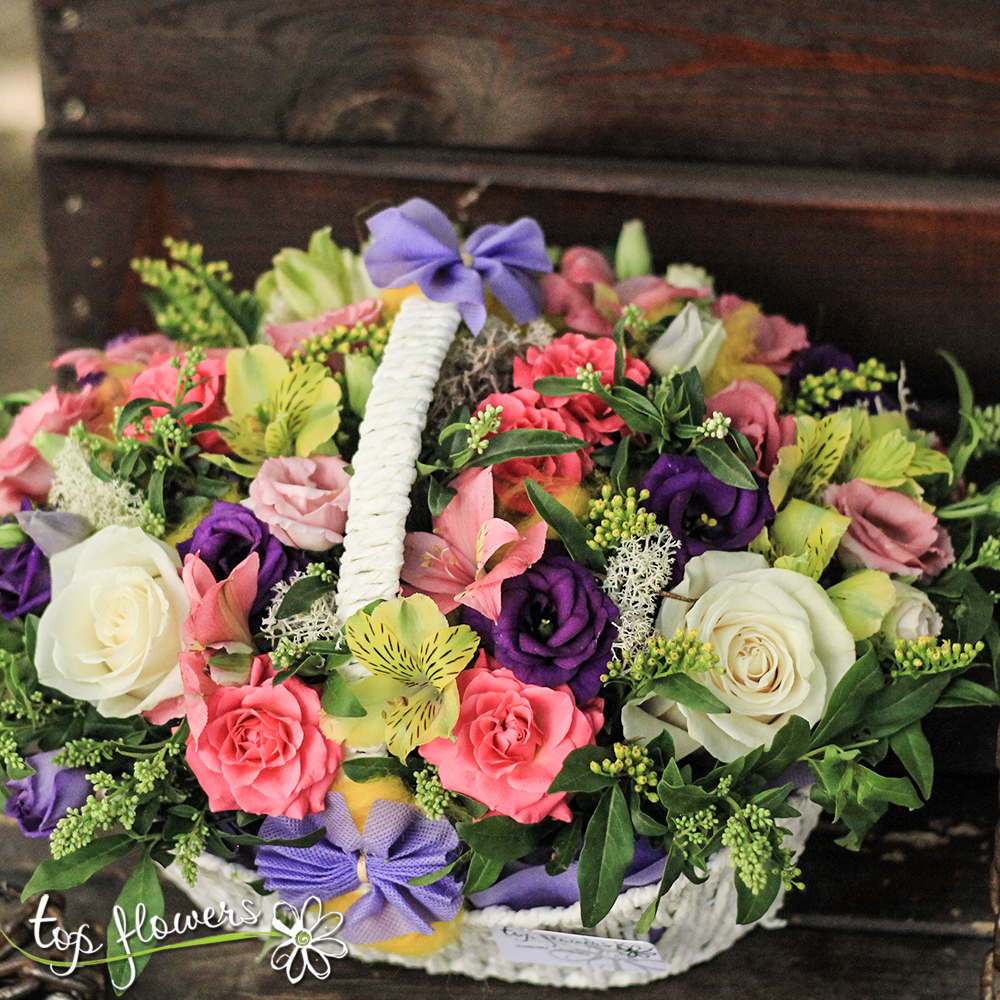 Aurora a colorful basket of fresh flowers! Flower delivery in Bulgaria