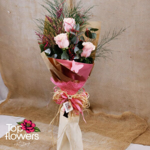 First Date in Pink – a delicate bouquet with pink roses from a flower shop