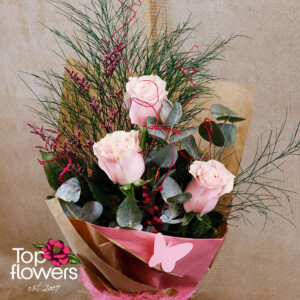 First meeting In pink | Boquet First Date in Pink bouquet with seasonal greenery and natural wrapping
