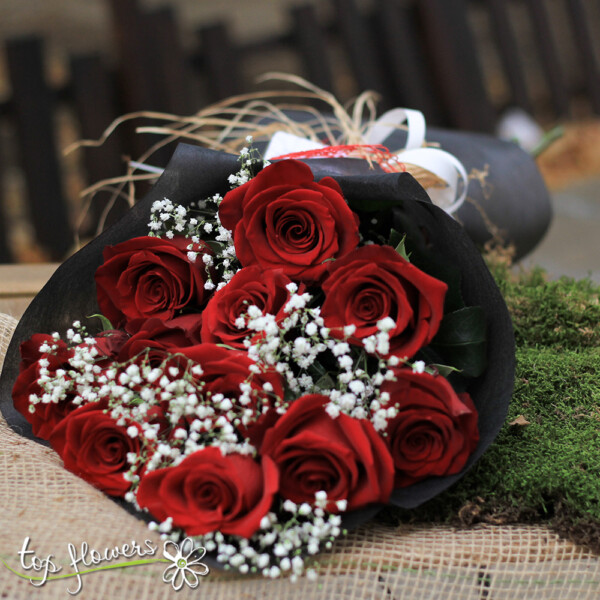 Класически букет | Червени рози с гипсофила