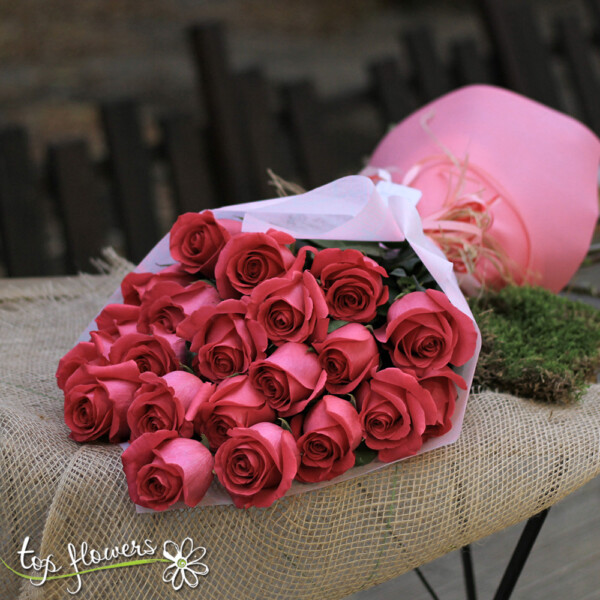 Classic bouquet | Cyclamen roses