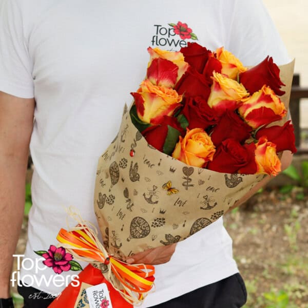 Класически букет | Микс рози в топла гама