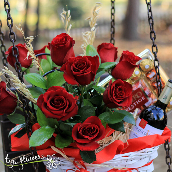 Подаръчна Кошница 1 | Червени Рози