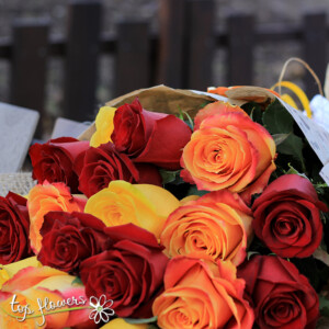 Classic bouquet | Mix roses in a warm range of colors