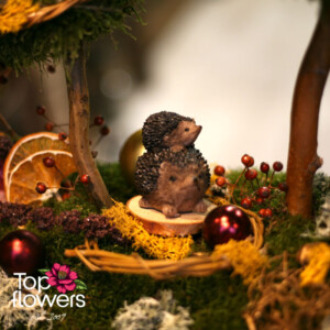 Декоративни детайли и горски елементи на елхичка Горска Мистерия