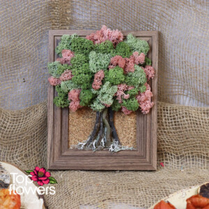 Living moss art tree made of Scandinavian moss in green and pink – flower shop