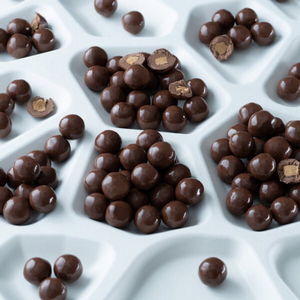 Hazelnuts, Milk Chocolate and Waffles Dragees | La Feve 200 gr. - Image 3