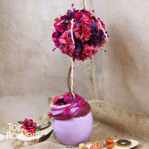 Art cloud of hydrangea and Scandinavian moss in pink and purple – flower shop