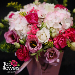 Elegant floral box “Midnight Kiss” with eustomas and decorative ribbon – perfect as a gift
