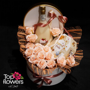 Soap roses and sweet temptation in elegant style