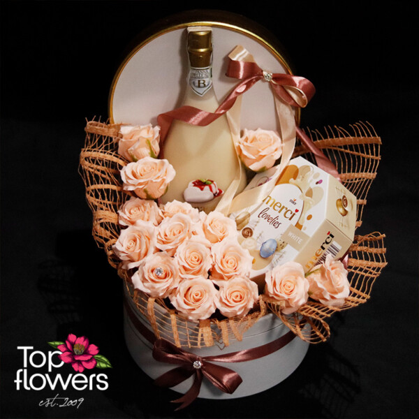 Soap roses and sweet temptation in elegant style