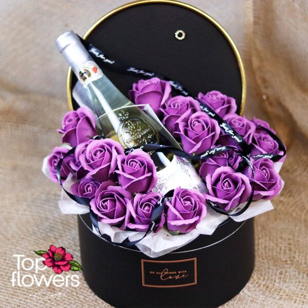 Luxury box with soap roses and Grande Alberone wine