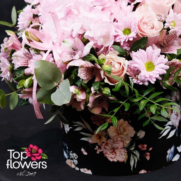Elegant arrangement “Pink Dream” in decorative box