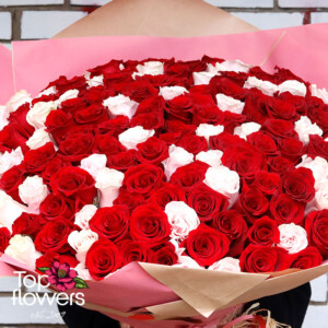 151 Червени и Розови Рози | Букет Луксозен букет от червени и розови рози - 151 броя