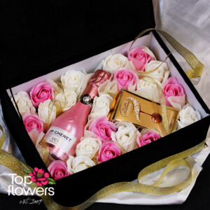Soap roses in a box with JP Chanet ICE – an elegant composition with flower delivery