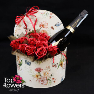 Алено – сапунени рози с просеко в луксозна кутия от магазин за цветя