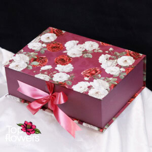 NOIR BLOOM sapuneni rozi s JP Chenet ICE 5 Closed luxury box with soap roses – elegant flower gift