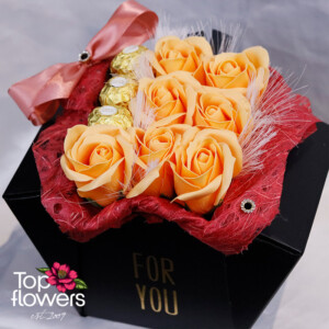 Sweet Gesture | Soap Roses in a Box Luxury box with soap roses and chocolates – stylish gift and flowers for a special occasion