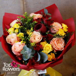 цветен букет с еквадорски рози – доставка на цветя