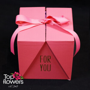 Veil of Tenderness | Soap Roses in a Box Soap roses in a closing Veil of Tenderness box – elegant flowers with delivery