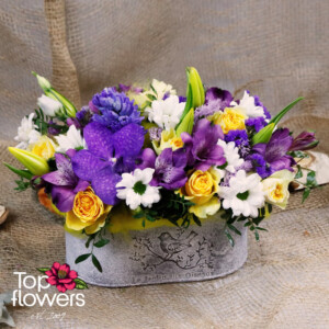 Аранжировка Лавандулов мед с Ванда и мини рози