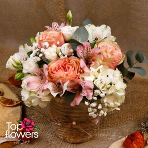 Angel’s Touch | Arrangement Delicate flowers in peach and white tones with alstroemeria