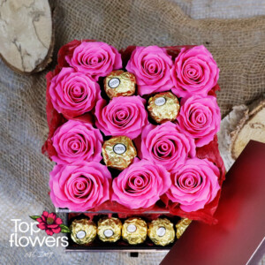 Нежни розови сапунени рози с Ferrero Rocher в стилна подаръчна кутия