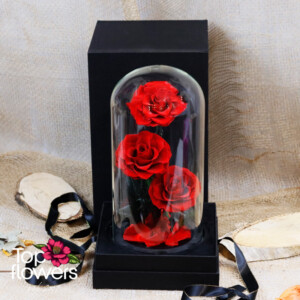 Луксозен подарък с вечни рози и доставка на цветя