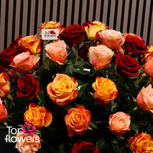 Луксозна кошница с рози подходяща за подарък