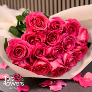 Close-up of cyclamen pink roses in a stylish bouquet