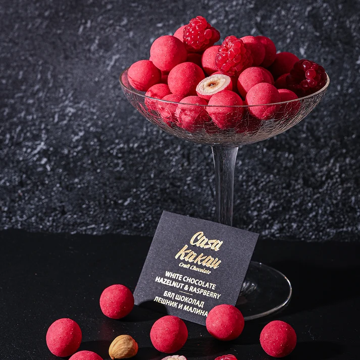 Chocolate Dragees – Hazelnut and Raspberry | Casa Kakau 100 g