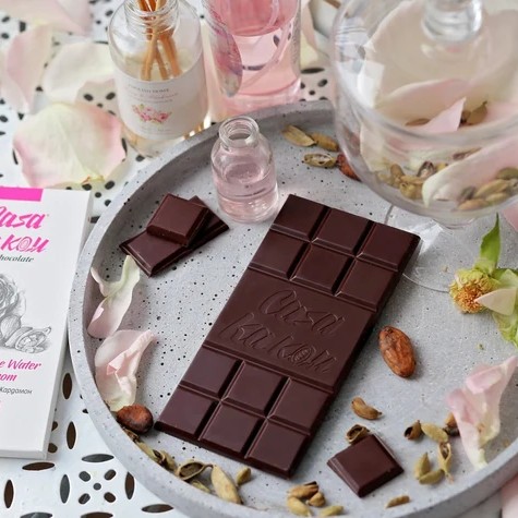 Chocolate with Rose Water and Cardamom | Casa Kakau 70 g