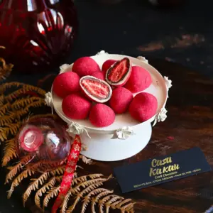 Chocolate Dragees – Strawberries in Double Chocolate | Casa Kakau 100 g